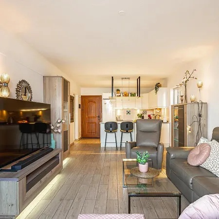 Paz Ocean View Luxury, Air Condition, Wifi, Heated Pool Apartment